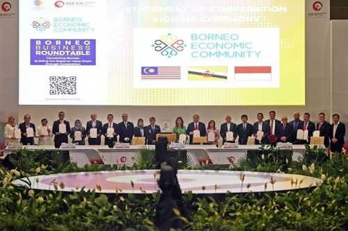 Điểm tin thế giới sáng 8/9: Hàn Quốc-Philippines ký FTA, Mỹ rót thêm 600 triệu USD cho Ukraine, Google bị kiện ở Anh