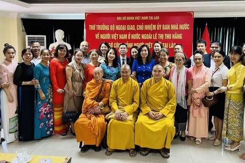 Cộng đồng người Việt tại Lào tích cực tham gia các hoạt động hướng về cội nguồn, gìn giữ bản sắc văn hóa và ngôn ngữ dân tộc