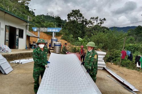 Đồng hành cùng thầy và trò nơi biên giới