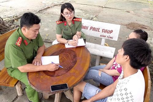 Lời kể của những người trốn chạy từ bên kia biên giới