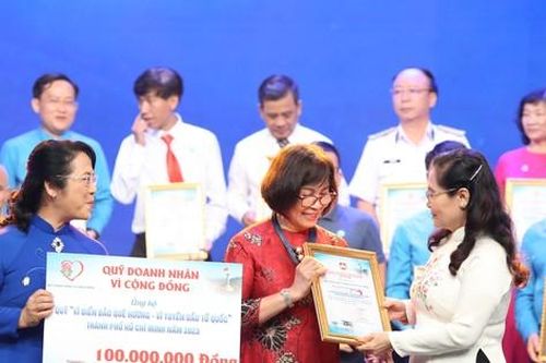 Tiếp nhận trên 34 tỷ đồng ủng hộ cán bộ, chiến sĩ, nhân dân vùng biển, đảo Tổ quốc