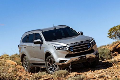 Thêm công nghệ khiến Isuzu mu-X tăng giá hàng trăm triệu liệu có 'xắt ra miếng'?
