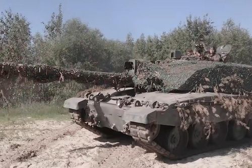 Nga tuyên bố hạ thêm xe tăng Challenger 2, phá âm mưu đánh bom ở Crưm