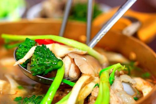 Lẩu lá khổ qua rừng đắng ngắt và loạt đặc sản Đồng Nai không thể bỏ qua