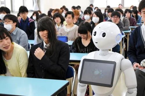 Trường học ở Nhật Bản sắm robot để xử lý tình trạng trốn học