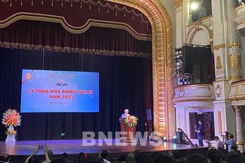 Hơn 400 học sinh xuất sắc nhận học bổng Vallet năm 2023