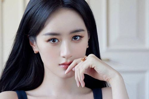 Scandal của 'tiểu Triệu Lệ Dĩnh' bị đào lại, lần này hết đường quay lại showbiz