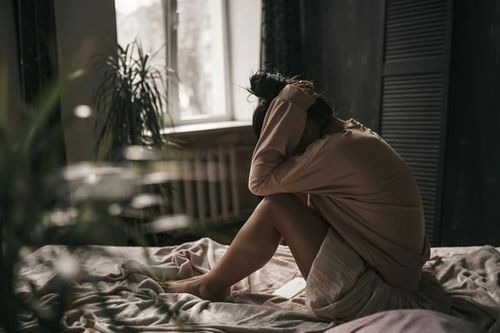 Thường xuyên đau đầu vào buổi sáng là do đâu?