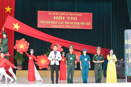 Sôi nổi Hội thi 'Dân vận khéo' lực lượng vũ trang tỉnh An Giang