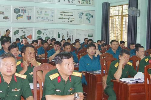 Tập huấn xây dựng kế hoạch sẵn sàng chiến đấu cho các đơn vị tự vệ