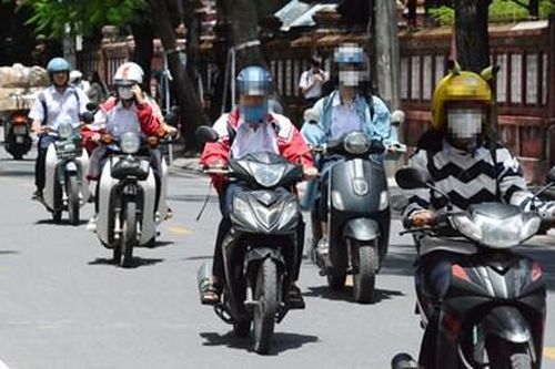 Không chỉ là chuyện chiếc mũ bảo hiểm…