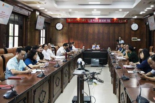 Gần 2.000 điểm cầu, 70.000 đại biểu tham dự hội nghị báo cáo viên tháng 9
