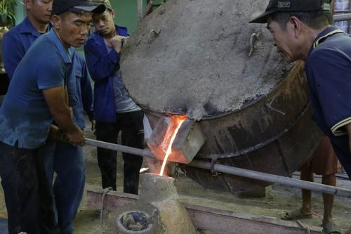 Nghệ An: Lễ chú nguyện rót đồng đúc đại hồng chung chùa Đức Hậu