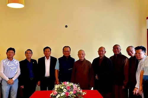 Phái đoàn T.Ư GHPGVN thăm, hoằng pháp các cộng đồng Phật tử Việt Nam tại Châu Âu