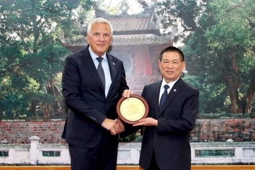 Bộ trưởng Hồ Đức Phớc tiếp Phó Chủ tịch Ngân hàng Đầu tư châu Âu Kris Peeters