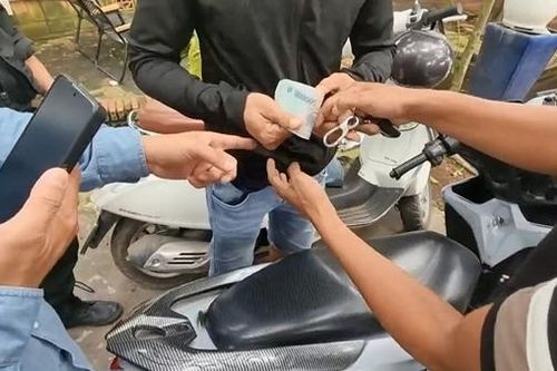 Đe dọa, khủng bố tinh thần chủ quán cà phê đòi 200 triệu để bảo kê