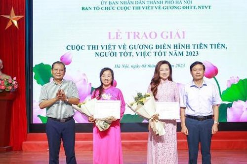 Thi viết về gương điển hình tiên tiến năm 2023: Tạp chí Công dân & Khuyến học nhận Bằng khen của thành phố Hà Nội