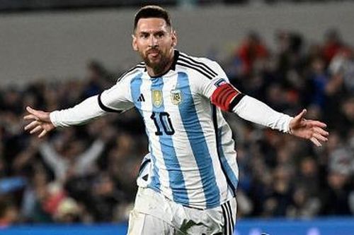 Clip: Messi ghi bàn duy nhất, giúp Argentina thắng nhọc nhằn