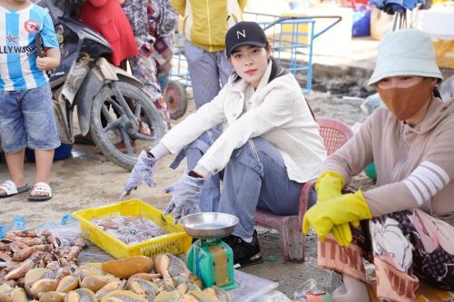Diệp Bảo Ngọc nói gì khi bán cá ở chợ, nhổ hành cả ngày để kiếm 30 nghìn đồng?