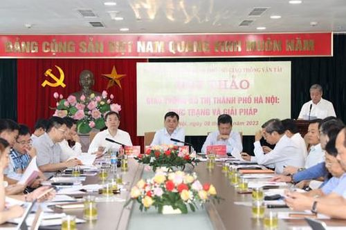 Phát triển giao thông đô thị Hà Nội:Cần tầm nhìn dài hạn và cách làm đột phá