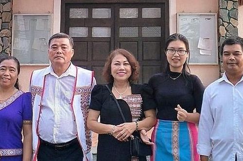 200 người dự đám cưới Siu Black và chồng cũ ở nhà thờ