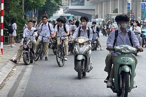 Vừa vào năm học mới, tình trạng học sinh vi phạm Luật giao thông lại tái diễn
