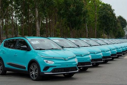 Bộ Tài chính bác đề nghị hỗ trợ tiền cho người mua ô tô điện