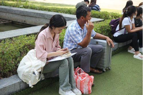 Nhập học sớm, tân sinh viên bắt đầu 'cuộc chiến' tìm phòng trọ