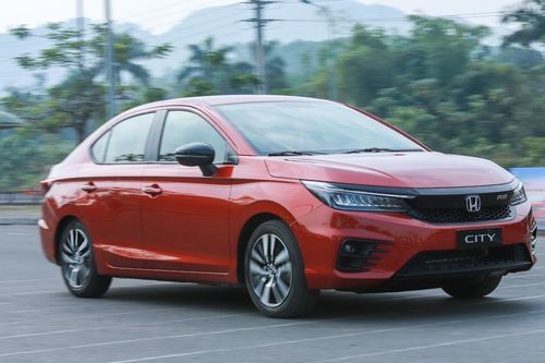 Giá xe ô tô Honda mới nhất: Honda CR-V tặng tới 150 triệu đồng tiền mặt