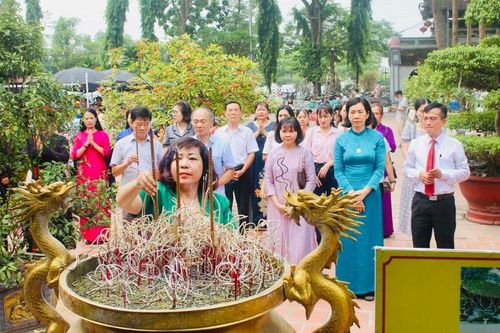 Tưởng niệm 906 năm ngày mất của Hoàng thái hậu Ỷ Lan tại Gia Lâm