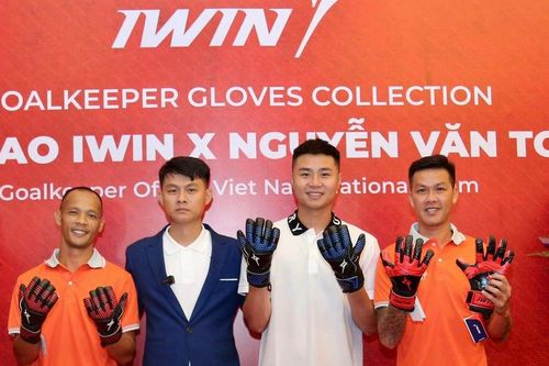 Thủ môn Văn Toản được 'chọn mặt gửi vàng'