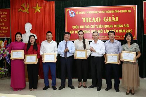 Trao giải cuộc thi báo chí 'Tuyên Quang chung sức xây dựng nông thôn mới' năm 2022