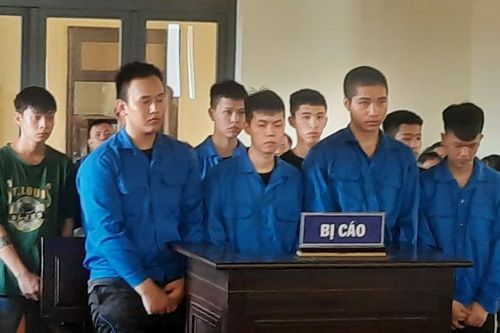 Nhóm 'báo đời' lãnh án