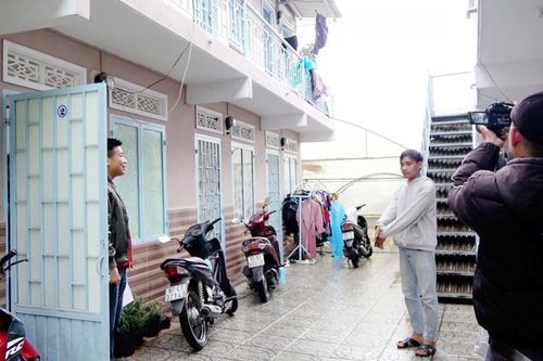 Xuyên đêm vượt đèo 'đá xế'