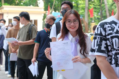 Sinh viên Trường ĐH Công đoàn rộn ràng ngày nhập học