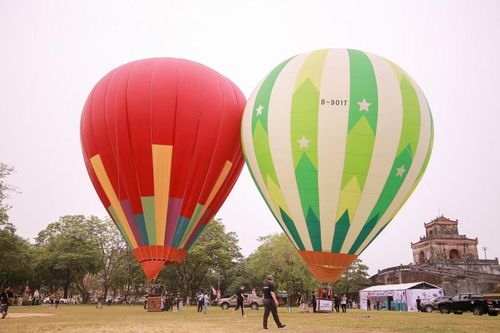 Nhiều sinh viên chưa nhận thù lao Lễ hội khinh khí cầu Huế