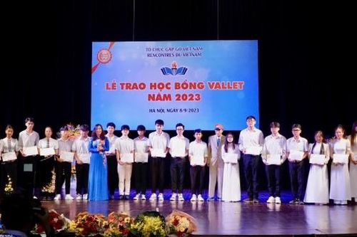 Giáo sư Odon Vallet ca ngợi chất lượng học sinh, sinh viên Việt Nam