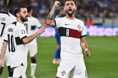 Vòng loại EURO 2024: Bồ Đào Nha thắng nhọc Slovakia trong ngày Ronaldo thoát thẻ đỏ