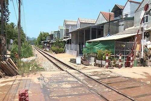 Bộ GTVT trả lời cử tri về việc di dời tuyến đường dây thông tin, tín hiệu đường sắt không sử dụng nhiều năm