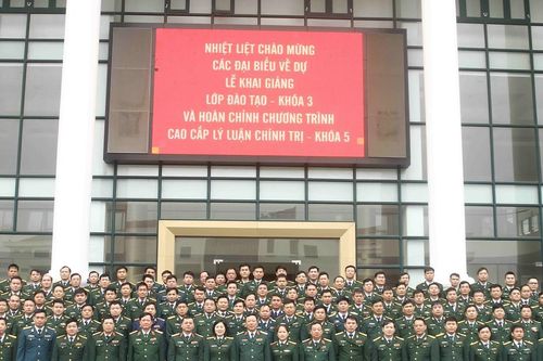 Nâng cao năng lực tự quản lý của học viên đào tạo, hoàn chỉnh chương trình cao cấp lý luận chính trị ở Học viện Chính trị
