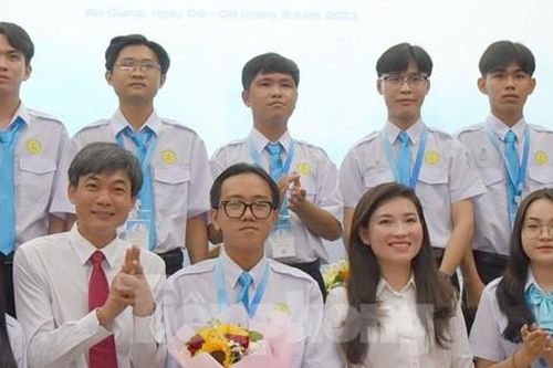 Bạn Phan Hoàng Anh được bầu làm Chủ tịch Hội Sinh viên trường Đại học An Giang