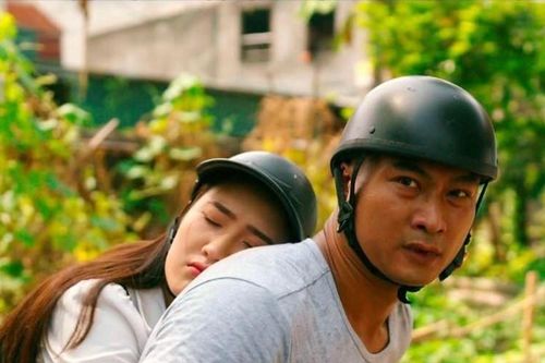 Phương Anh 'Làng trong phố' nhớ nhất cảnh đánh ghen và say xỉn