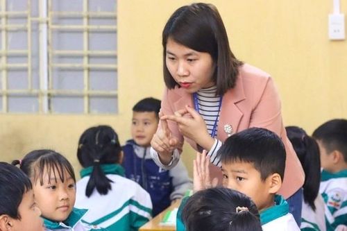 Bộ GD-ĐT thăm dò dư luận xét Nhà giáo Nhân dân cho 24 người