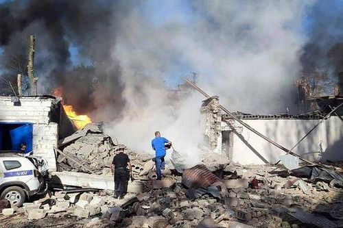 Xung đột Ukraine chưa có hồi kết, lính Kiev huấn luyện bằng xe tăng ở bảo tàng