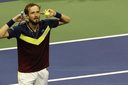 Biến Alcaraz thành cựu vương, Medvedev tranh vô địch với Djokovic