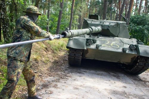 Thành viên NATO thừa nhận dùng xe tăng trong bảo tàng để huấn luyện cho Ukraine