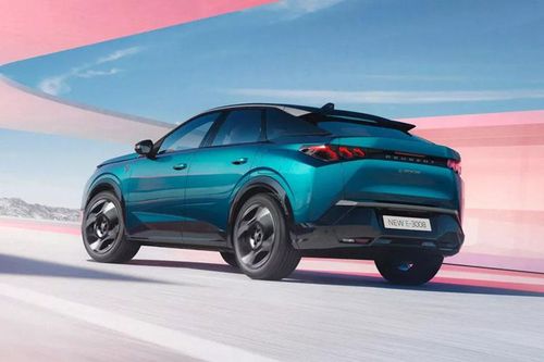 Hé lộ hình ảnh biến thể chạy điện của Peugeot 3008 sắp ra mắt