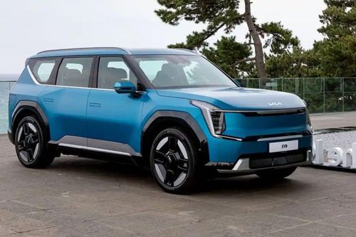 Doanh số bán hàng của Kia EV9 giảm do giá cao và vấn đề về chất lượng trước khi ra mắt tại Mỹ