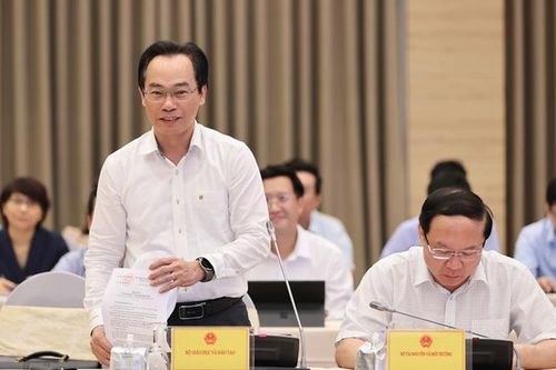 Thứ trưởng Bộ GD&ĐT: Tiến tới không dùng tiền mặt để tránh lạm thu tại các trường