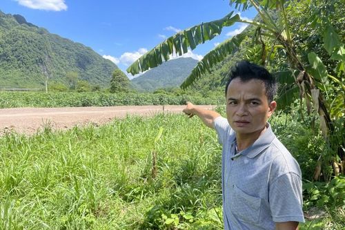 Người dân tộc Bru - Vân Kiều hiến đất, hiến vườn để mở đường cho bản
